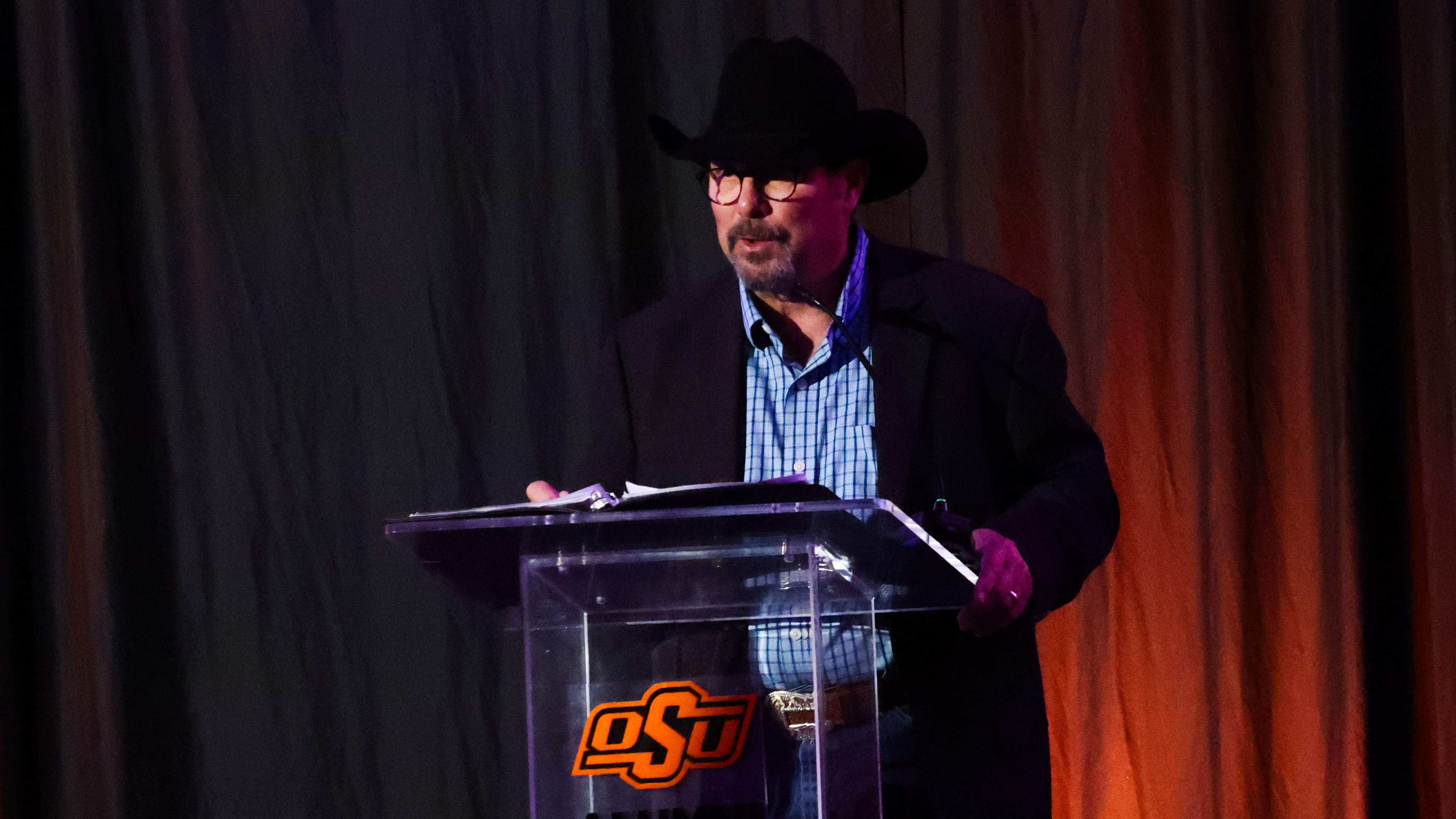 New York Times bestselling author C.J. Box visits OSU, shares insights on writing and storytelling (image)